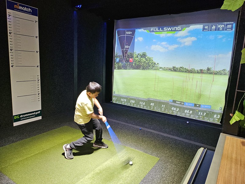 indoor golf simulator